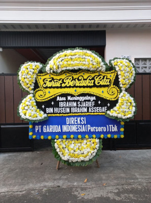 Papan Bunga Duka di Pulau Hiri