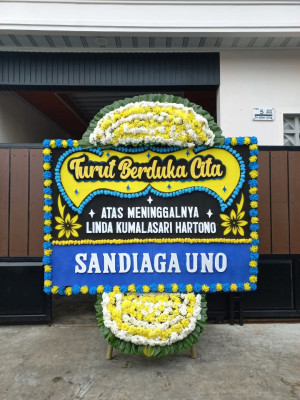 Papan Bunga Duka di Pulau Hiri